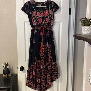 Size medium, no brand, multicolored.